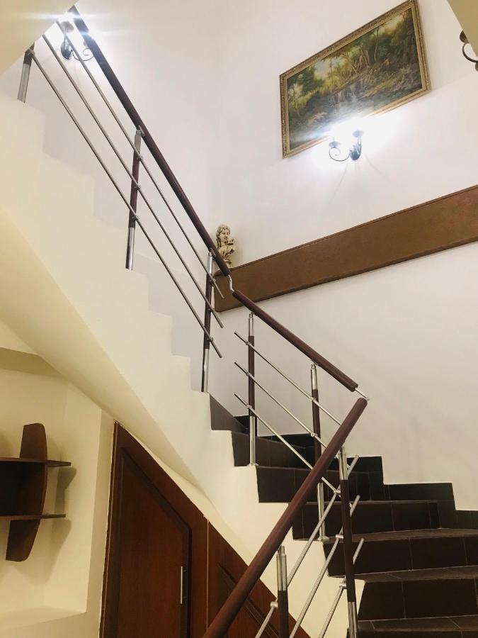 Arm Hotel Yerevan Bagian luar foto