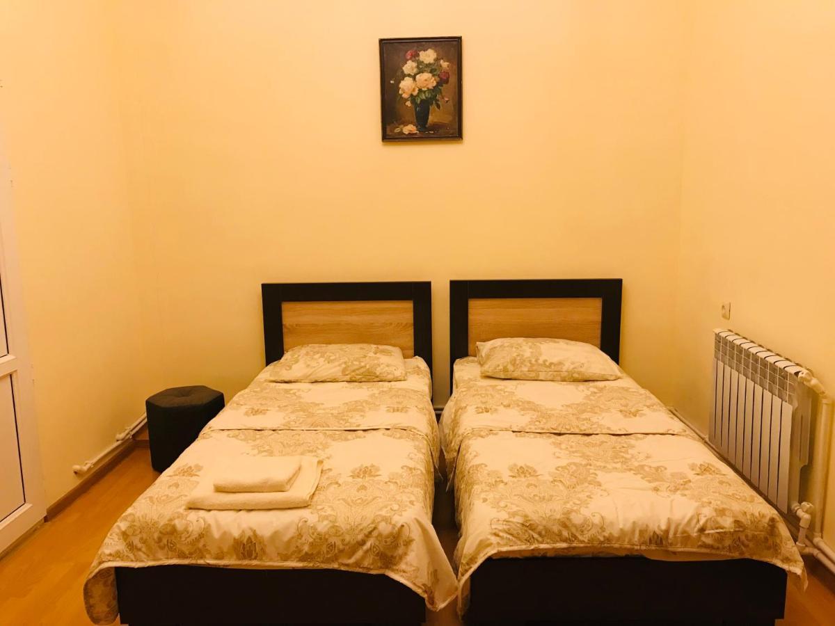 Arm Hotel Yerevan Bagian luar foto