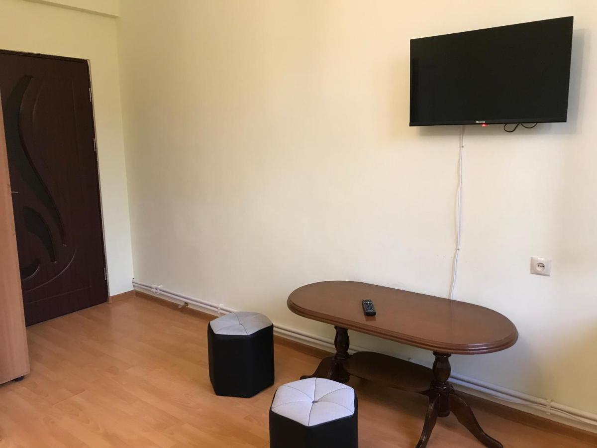 Arm Hotel Yerevan Bagian luar foto