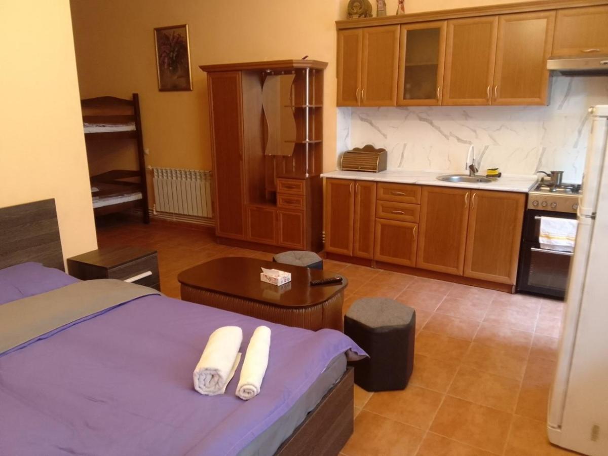 Arm Hotel Yerevan Bagian luar foto