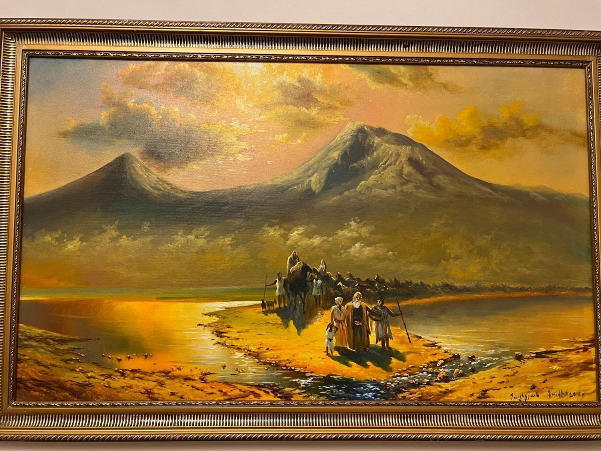 Arm Hotel Yerevan Bagian luar foto